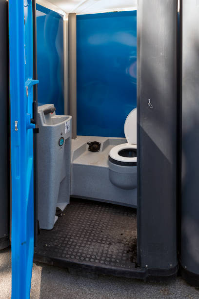 Best Porta potty delivery and setup  in Ossian, IN